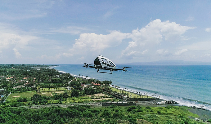 O eVTOL EHang 216 Completa Demonstração de Voo em Bali, Indonésia